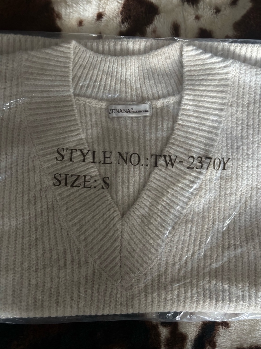 Zenana Bundle of 2 V-Neck Sweater Vest Cream & Black Striped NEW Size Small - Picture 5 of 8
